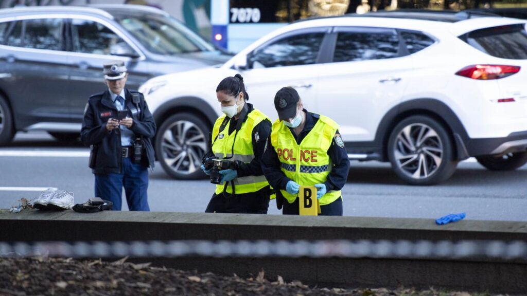 cop-stabbed-in-the-head-at-sydney-park