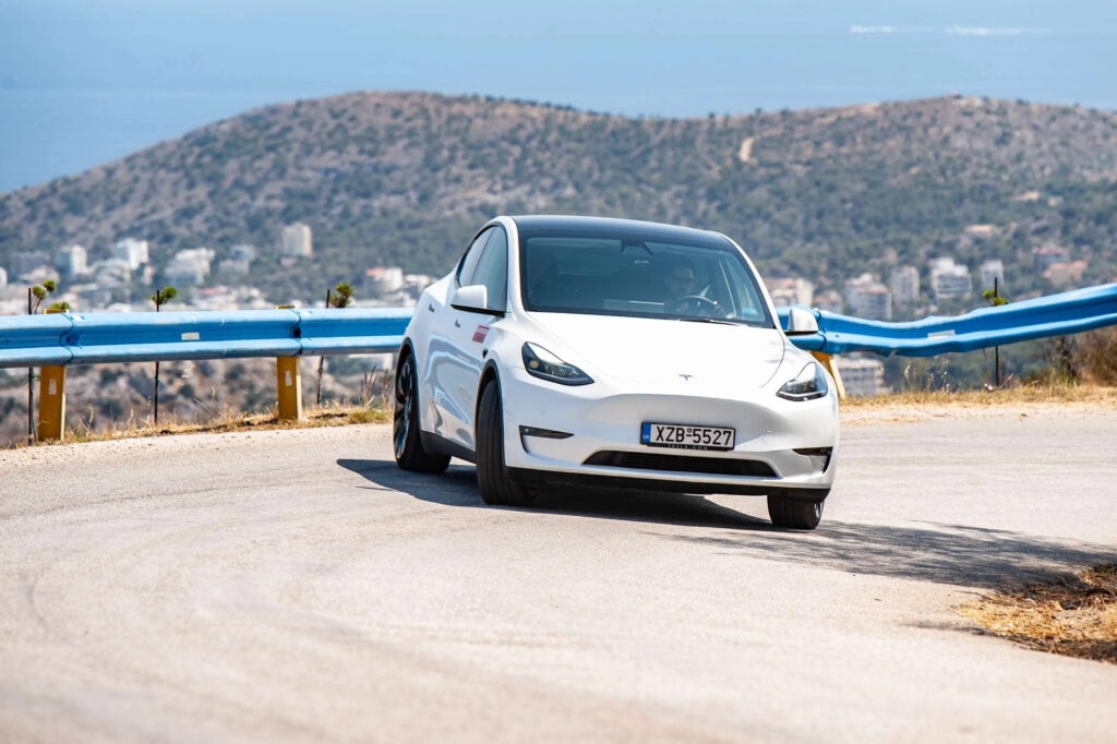 tesla-model-y-performance:-Η-υπερστροφική-πλευρά-του-χαρακτήρα-του