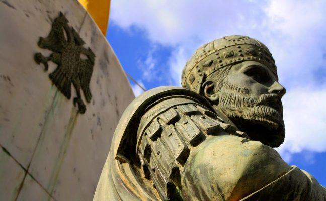 byzantine-emperor-konstantinos-palaiologos-statue-mystras-sparta-lakonia-greece-byzantine-emblem-lakonistas