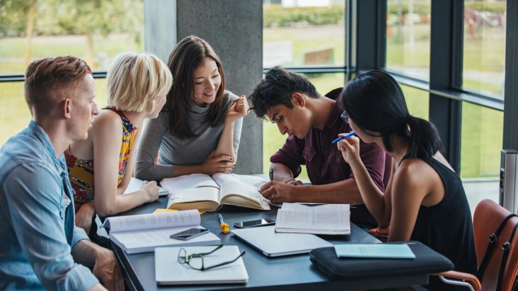 warning-about-future-of-aussie-unis