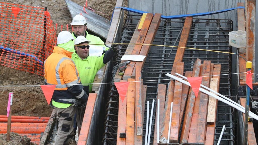 ‘bulls**t’:-no-tradie-shortage,-cfmeu-says