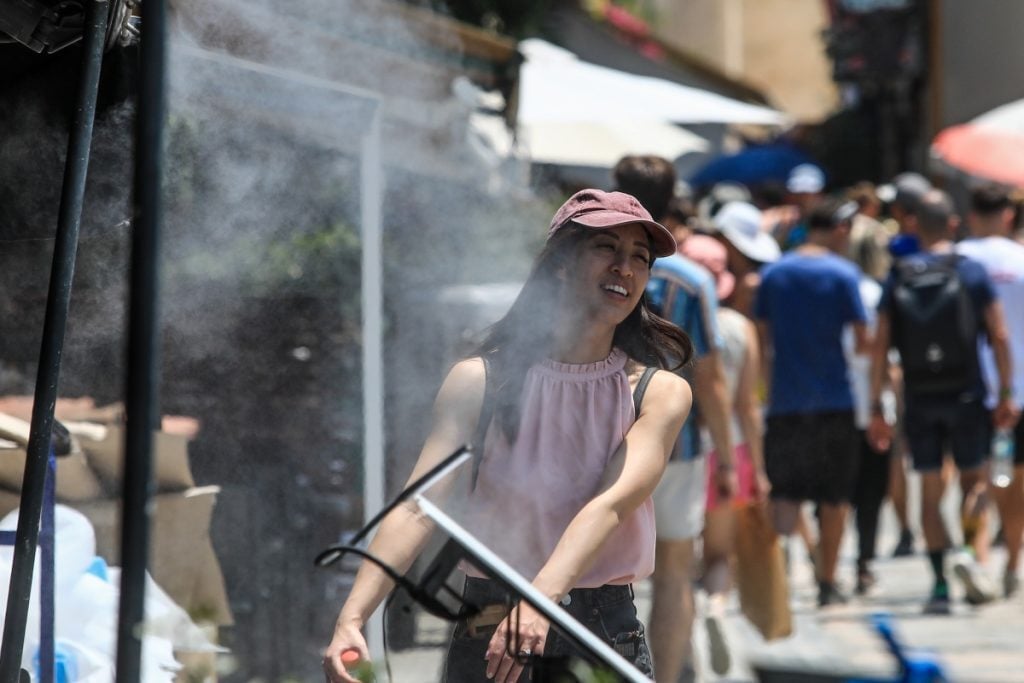 Καιρός:-«Λιώνει»-η-χώρα,-44αρια-μέχρι-την-Παρασκευή