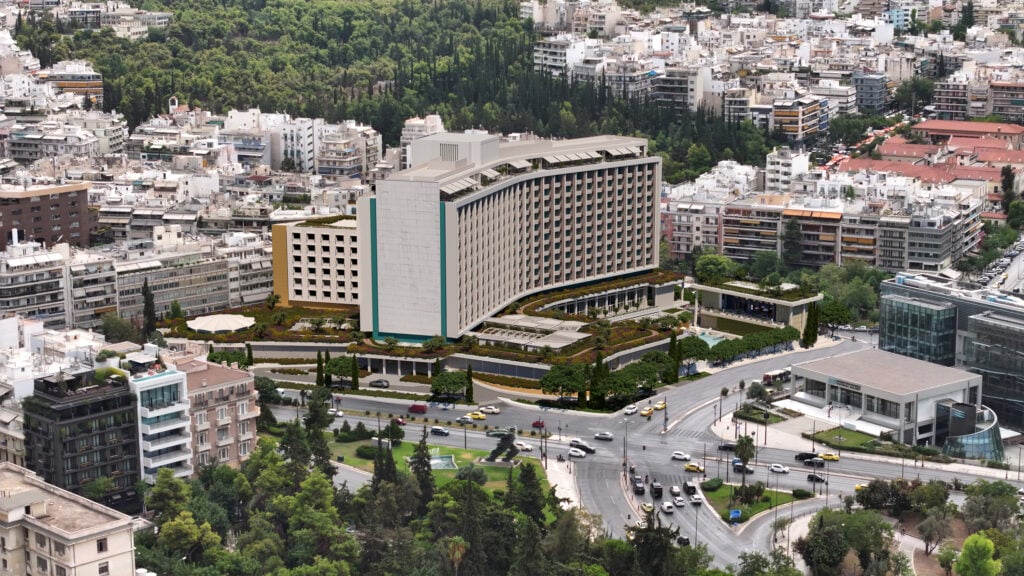 to-hilton-έγινε-the-ilisian:-Ένας-νέος-προορισμός-στην-Αθήνα-–-Τι-θα-περιλαμβάνει-η-επένδυση-των-340-εκατ.-ευρώ-[βίντεο]-–-Ελεύθερος-Τύπος