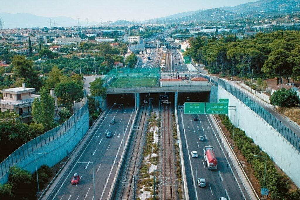 Αττική-Οδός:-Χάος-στους-δρόμους-Ακινητοποιήθηκε-φορτηγό-στη-δεξιά-λωρίδα-Σύγκρουση-οχημάτων-στον-κόμβο-Πεντέλης-–-Ελεύθερος-Τύπος