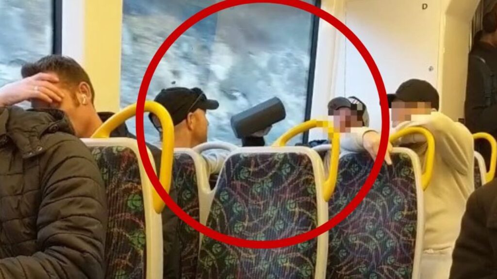 aussies-slam-trio’s-‘obnoxious’-act-on-perth-train