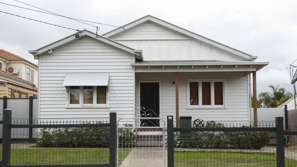 aussie-dream-in-tatters-as-housing-prices-surge