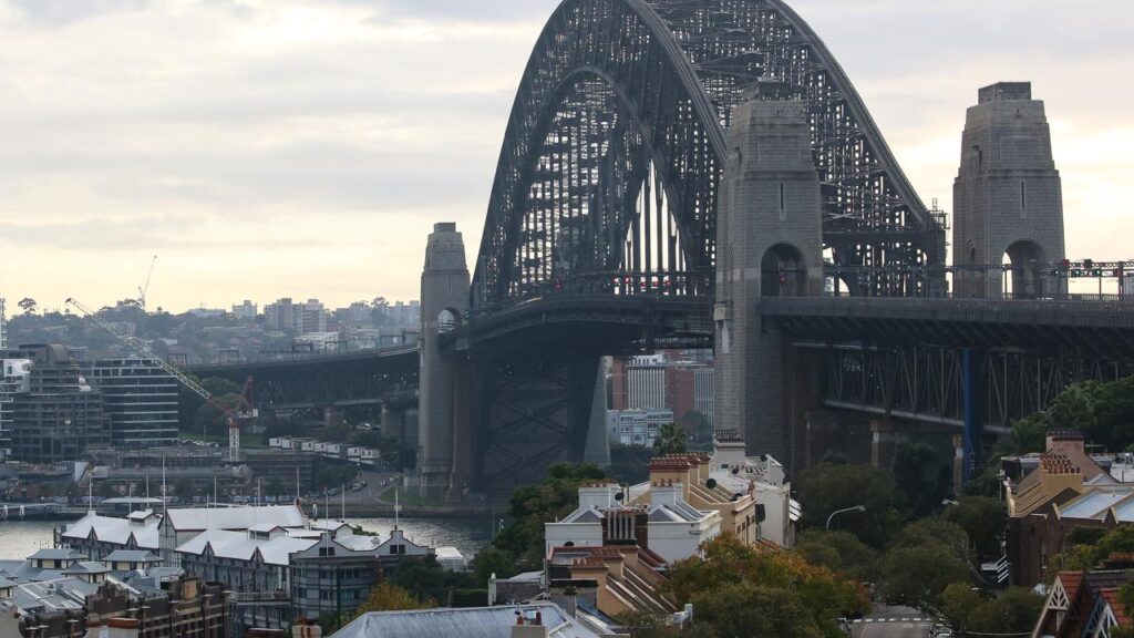 e-bike-rider-‘cops-it’-after-drunken-crash-on-harbour-bridge