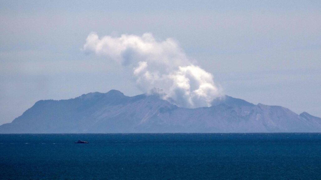 new-eruption-rocks-infamous-nz-volcano