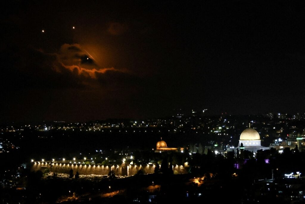 Φλέγεται-η-Μέση-Ανατολή-–-Χαμενεΐ:-Τα-χτυπήματα-θα-γίνουν-ισχυρότερα-–-idf:-Το-Ιράν-θα-έχει-συνέπειες-–-Ελεύθερος-Τύπος