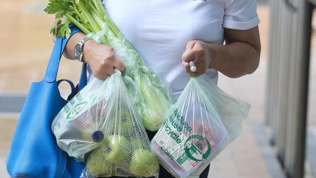 cash-strapped-aussies-rage-at-supermarkets