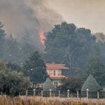 Μεγάλη μάχη με την φωτιά σε τρία μέτωπα στην Ηλεία - Κάηκαν σπίτια [βίντεο και φωτογραφίες]