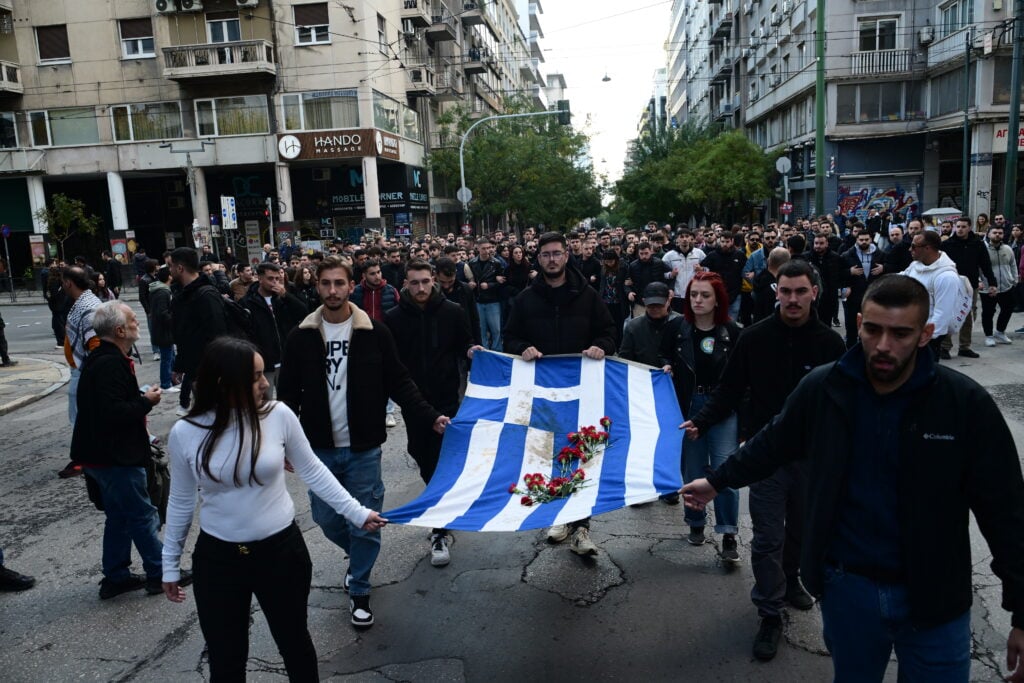 Πολυτεχνείο:-Χιλιάδες-στην-πορεία-στην-Αθήνα,-150-προσαγωγές-και-έξι-συλλήψεις-–-Επεισόδια-στη-Θεσσαλονίκη-–-Ελεύθερος-Τύπος