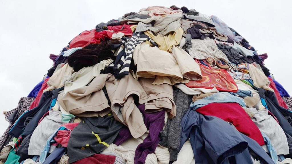 experts-call-for-a-‘fashion-waste-shake-up’