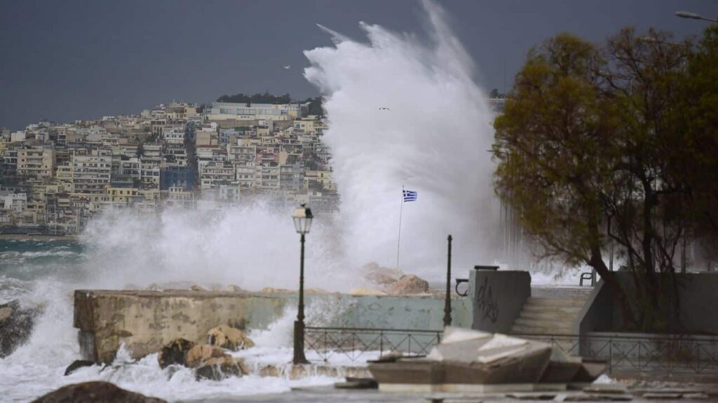 Καιρός:-Κακοκαιρία-προ-των-πυλών-–-Έρχονται-έντονα-καιρικά-φαινόμενα-–-Προειδοποιούν-οι-μετεωρολόγοι-–-Ελεύθερος-Τύπος