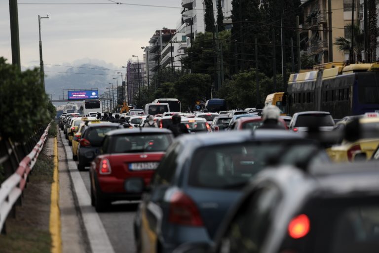 Τέλη Κυκλοφορίας: Σπεύσατε - 9 ημέρες για την πληρωμή τους, ποιοι κινδυνεύουν με πρόστιμο